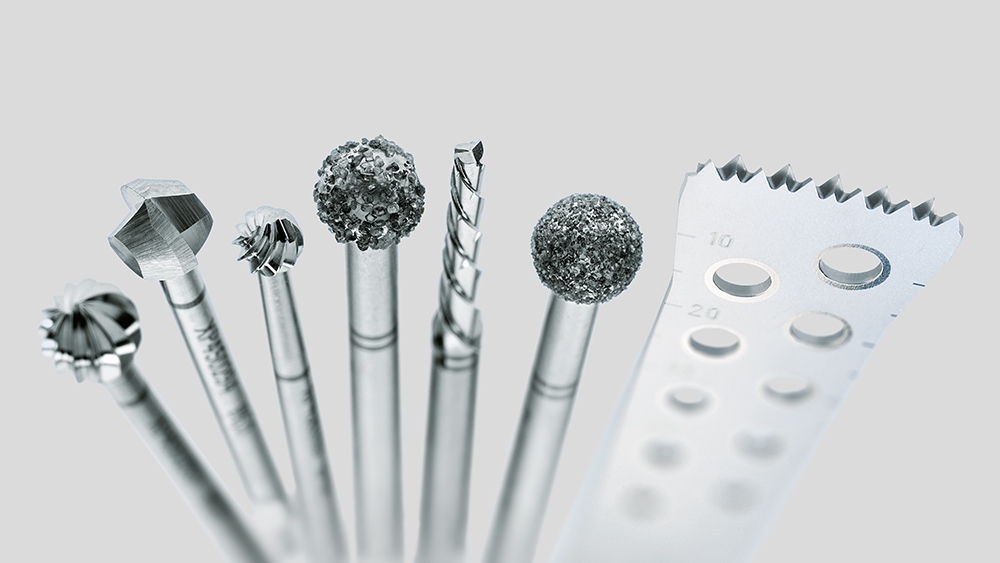 Diferentes fresas y hojas de sierra para Power Systems de Aesculap