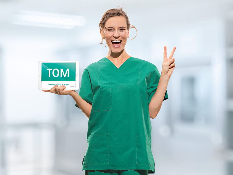 Empleada de CSSD aportando poder digital con TOM