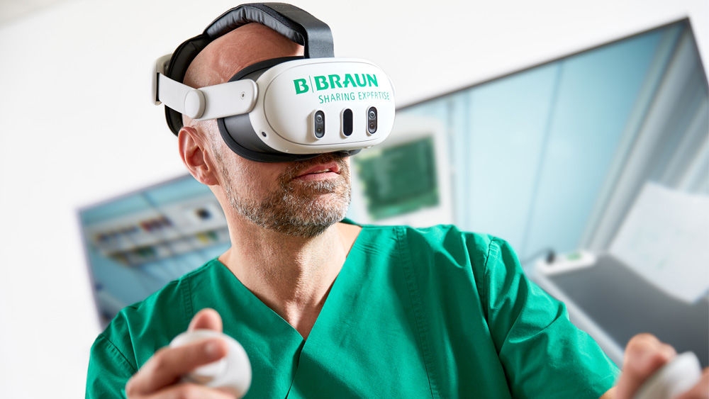 Enfermero con gafas de realidad virtual