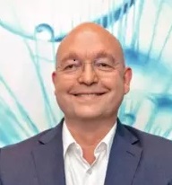 Un retrato del profesor Wolfgang Buhre, presidente de la Sociedad Europea de Anestesiología y Medicina de Cuidados Intensivos y profesor de Medicina Perioperatoria y Anestesiología en el UMC Utrecht